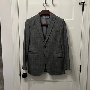Gently Worn Glen Plaid Peak Lapel Two button 40 R suit